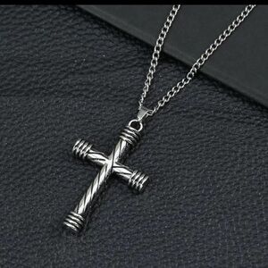 Elegant Silver Cross Men’s Pendant Necklace